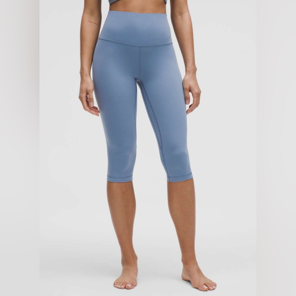 Lululemon Align High-Rise Crop 17"
Washed Denim NWT